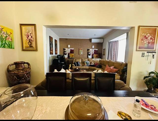 3 BEDROOM HOUSE FOR SALE IN KENSINGTON
